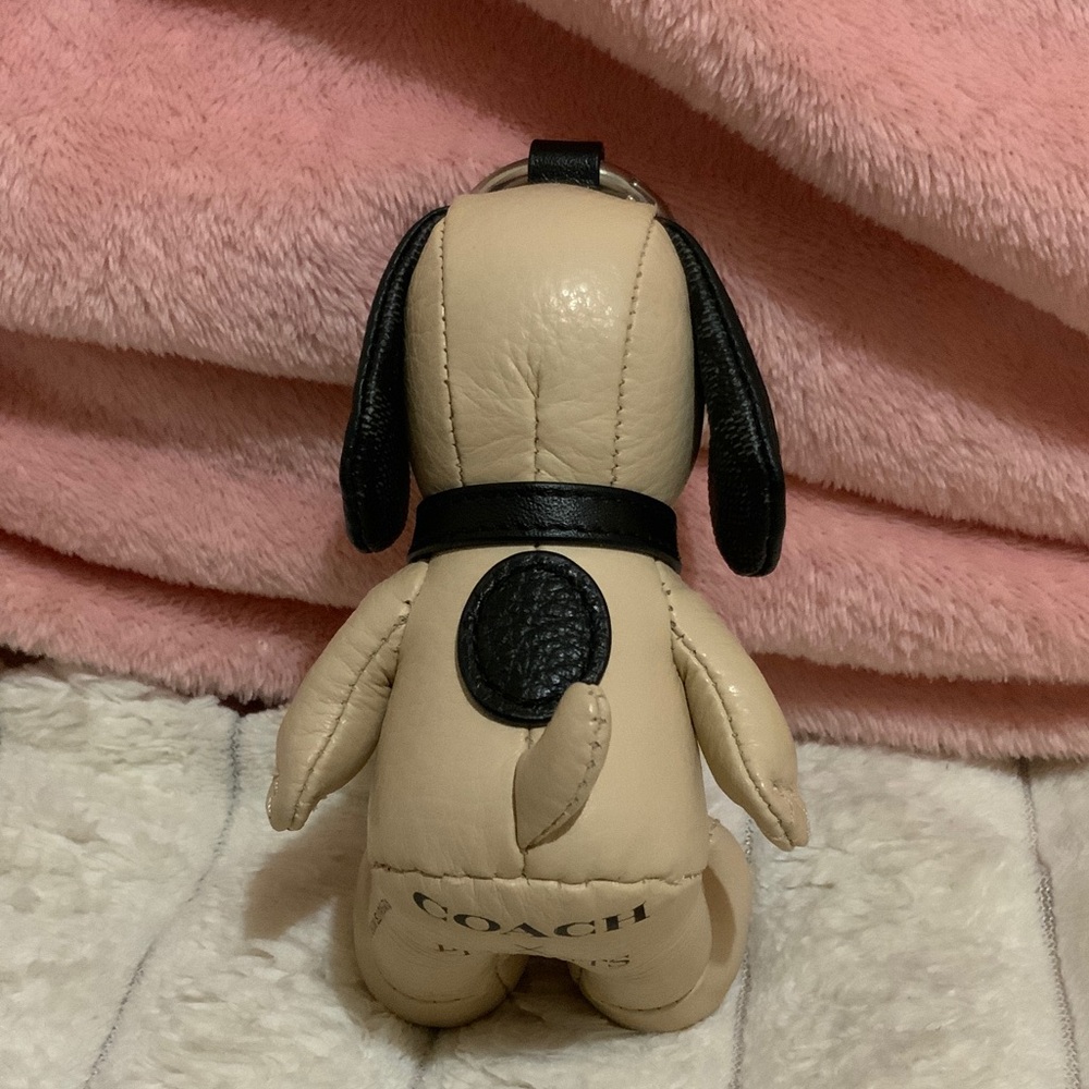 Coach X Peanuts Snoopy Bag Charm - Picture 2 of 5